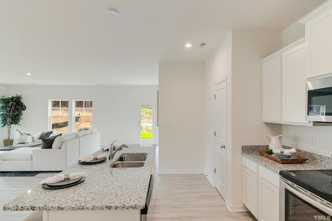 Building Photo - 95 Suhani Ln