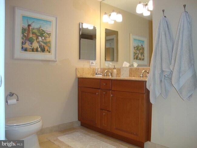 Building Photo - 1701 Locust St