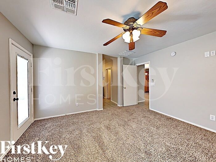 Building Photo - 2050 W Hayden Peak Dr