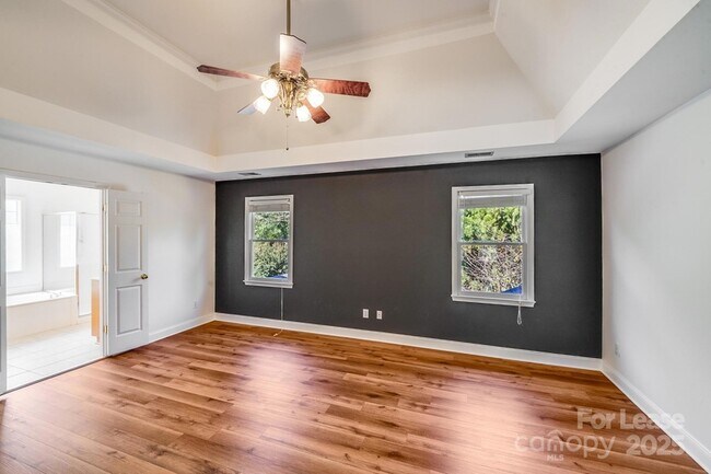 Building Photo - 10243 Squires Way