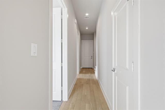Building Photo - 129 Gdn Ct E