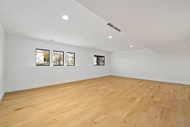 Building Photo - Lot 174