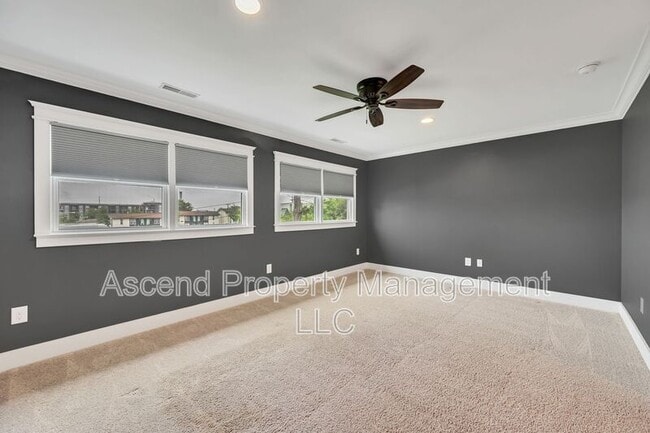 Building Photo - 4702 Kentucky Ave