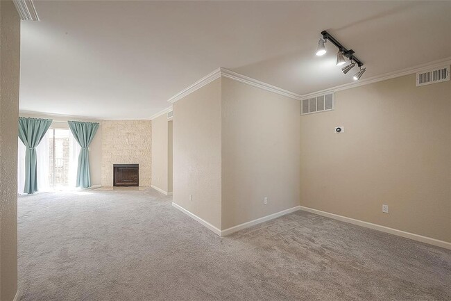 Building Photo - 12550 Whittington Dr