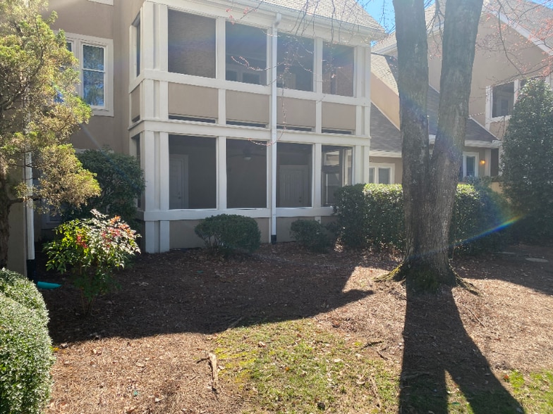 Building Photo - 9215 Ravenwing Dr