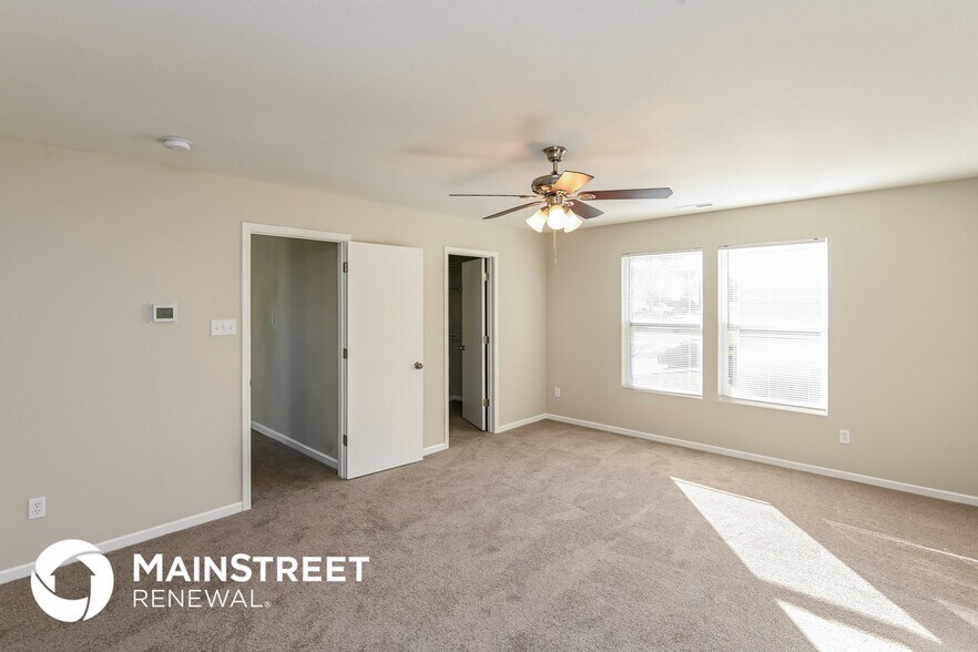 Building Photo - 700 Shellbark Dr