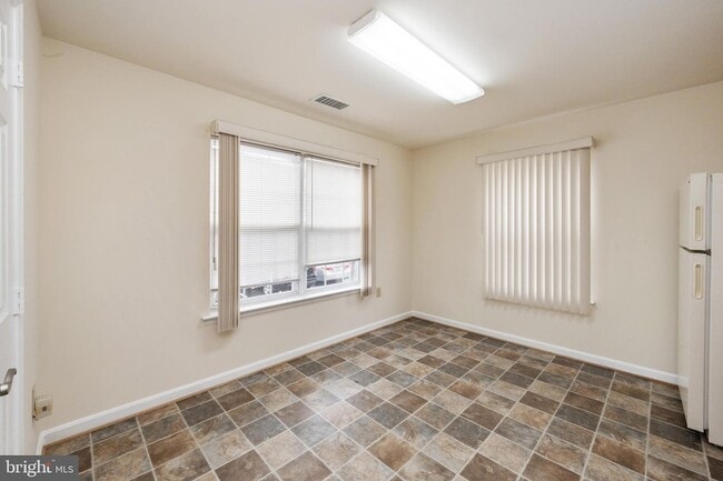 Building Photo - 4429 Blue Heron Way