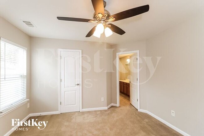 Building Photo - 116 Camdyn Cir