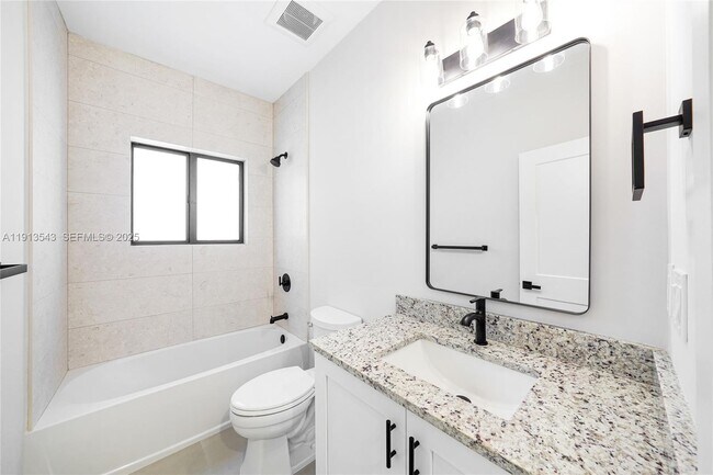 Building Photo - 4313 E 8th Ct