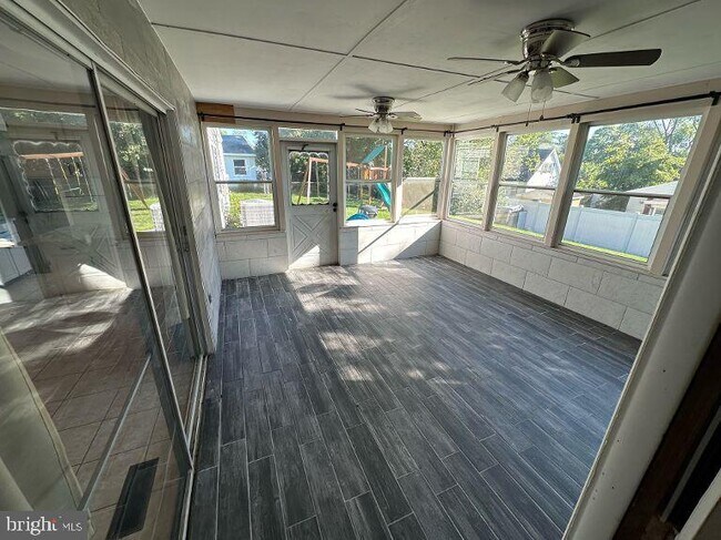 Building Photo - 2901 Tarragon Ln