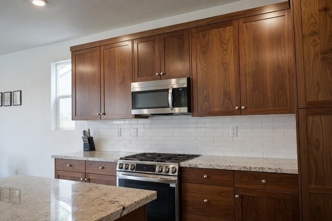 Building Photo - 417 Avendale Dr