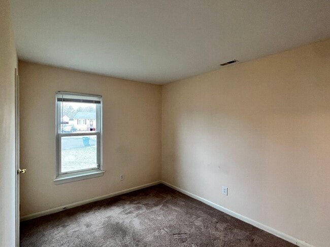 Building Photo - 2204 Merle St