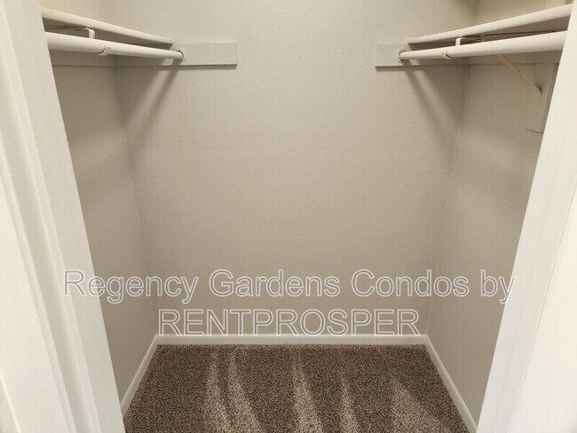 Building Photo - 5540 Devonbriar Way