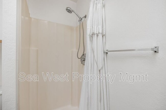 Building Photo - 754 Del Riego Ave