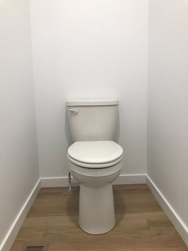 Building Photo - Executive Rental -  4 Bedroom 3 Baths