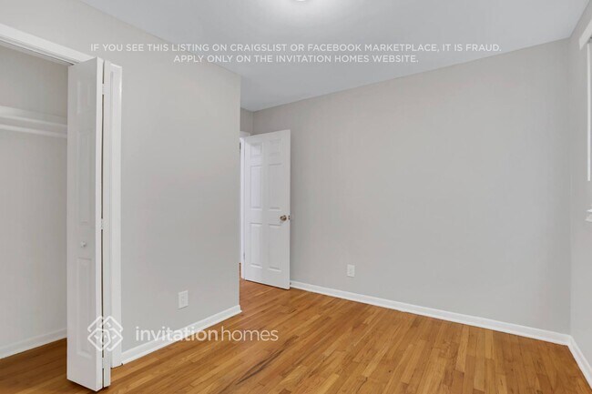 Building Photo - 2737 Knollview Dr