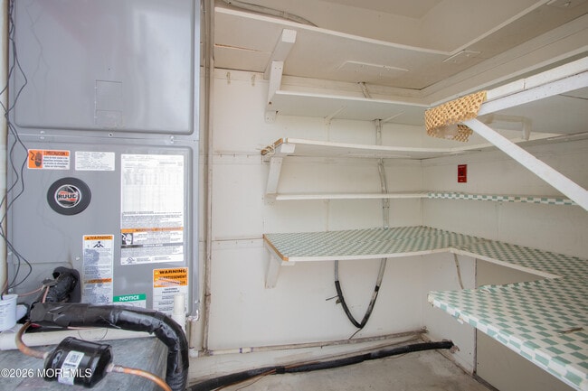 Building Photo - 24 Danbury Ct