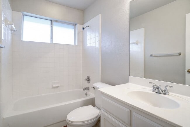 Building Photo - Beautiful, Freshly Updated 3-2-2 - Eagle Mountain ISD