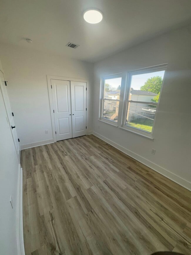 Building Photo - 263 Littleton Ave