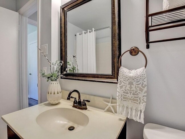 Building Photo - 12909 Modena Trail