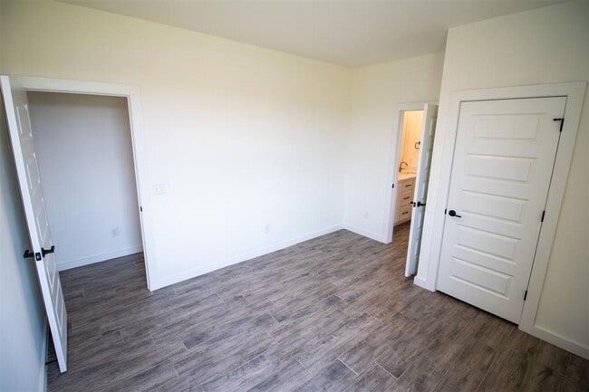Building Photo - 17584 Salma Rd