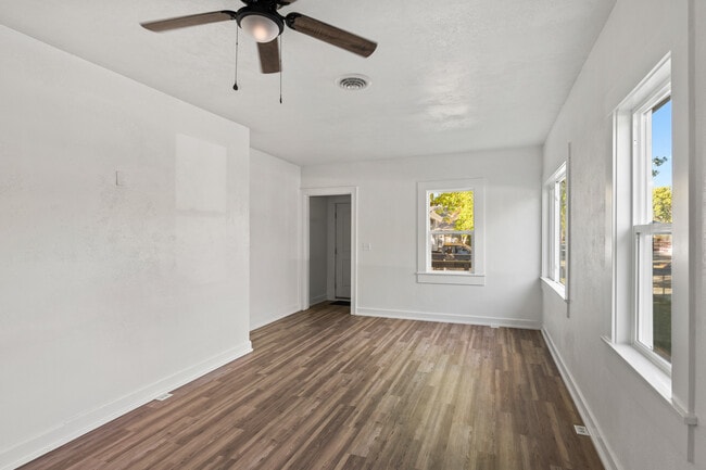 Building Photo - 402 Burlington Ave