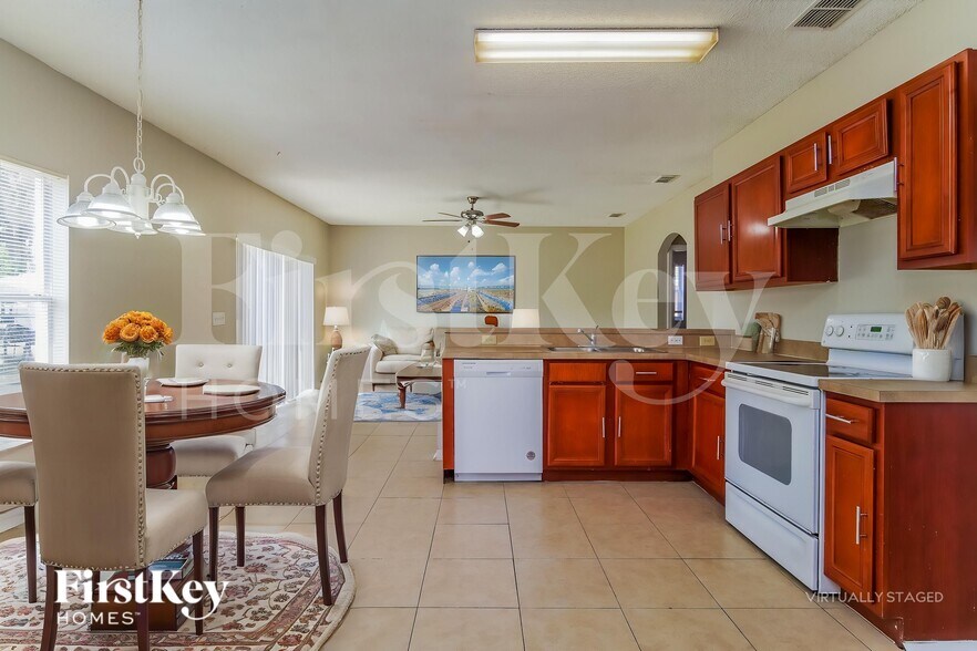 Building Photo - 660 Floridian Dr