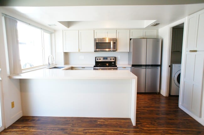 Building Photo - 4206 N Parkway Ave
