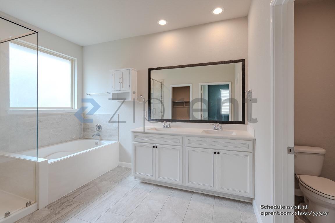 Building Photo - 27939 Parkside Creek Dr