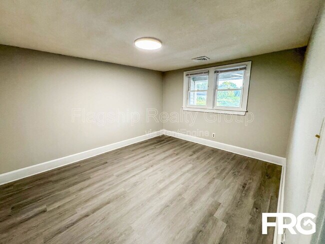 Building Photo - 600 Howell St