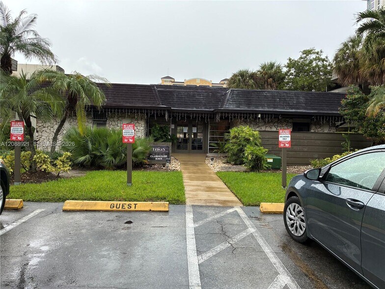 Building Photo - 8325 SW 72nd Ave