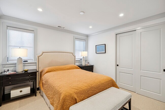 Building Photo - 503 L St