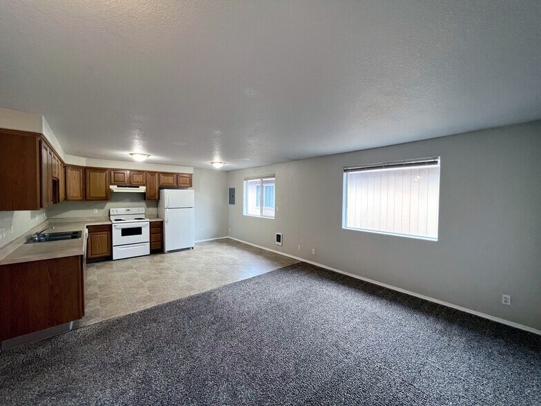 Building Photo - 1041 8th Ave