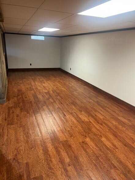 Building Photo - 1139 N Pioneer St