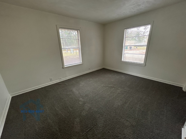 Building Photo - 1101 N Kings Hwy