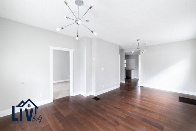 Building Photo - 1212 S Keystone Ave
