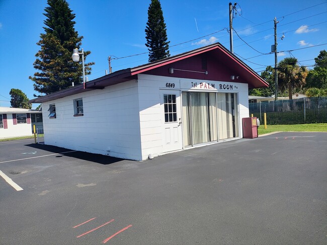 Building Photo - 10832 London Dr