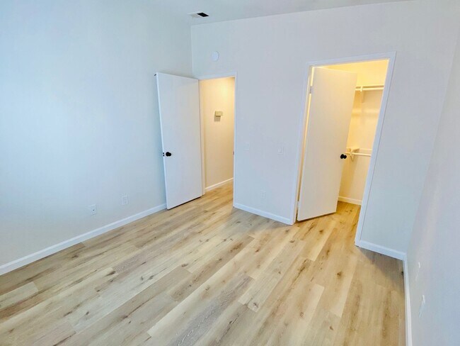 Building Photo - Renovated Two Bedroom Two Bathroom Condo North Park