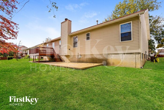 Building Photo - 15 Crystal Lake Dr