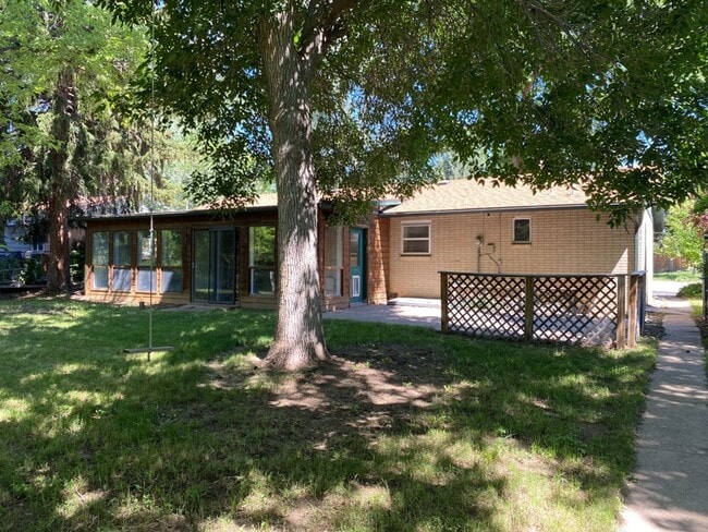 Building Photo - 3 Bed 1 Bath w/ 1 car garage West-Side Fort Collins Ranch