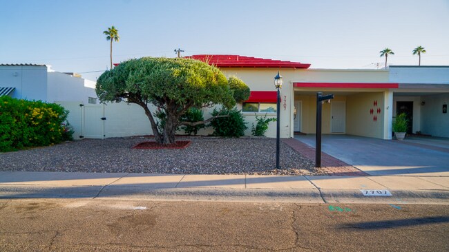 Building Photo - 7707 E Meadowbrook Ave