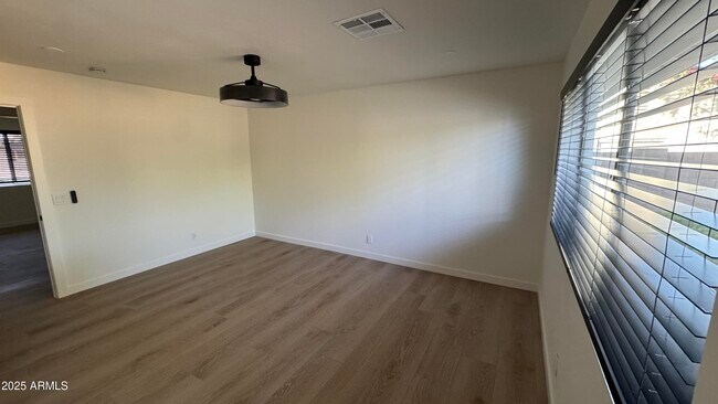 Building Photo - 3109 E Cholla St
