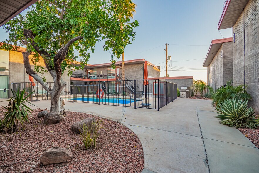 Building Photo - 1225 E Medlock Dr