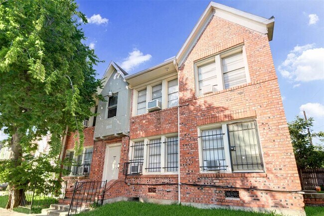 Primary Photo - 1419 Wheeler Ave
