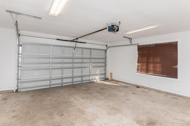 Building Photo - 8238 Li Fair Dr