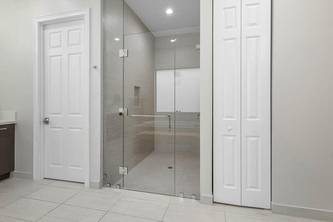 Building Photo - 17317 Santaluce Mnr