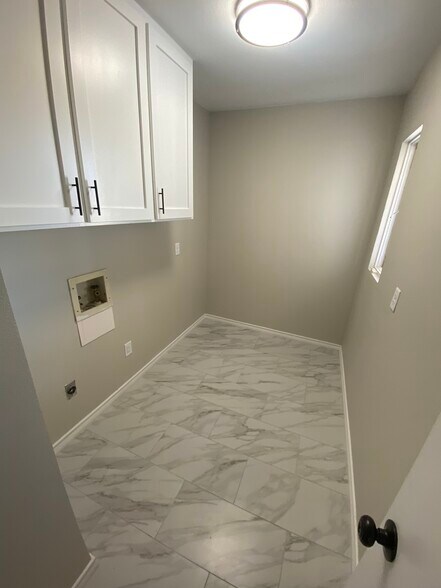 Building Photo - 3213 91st St