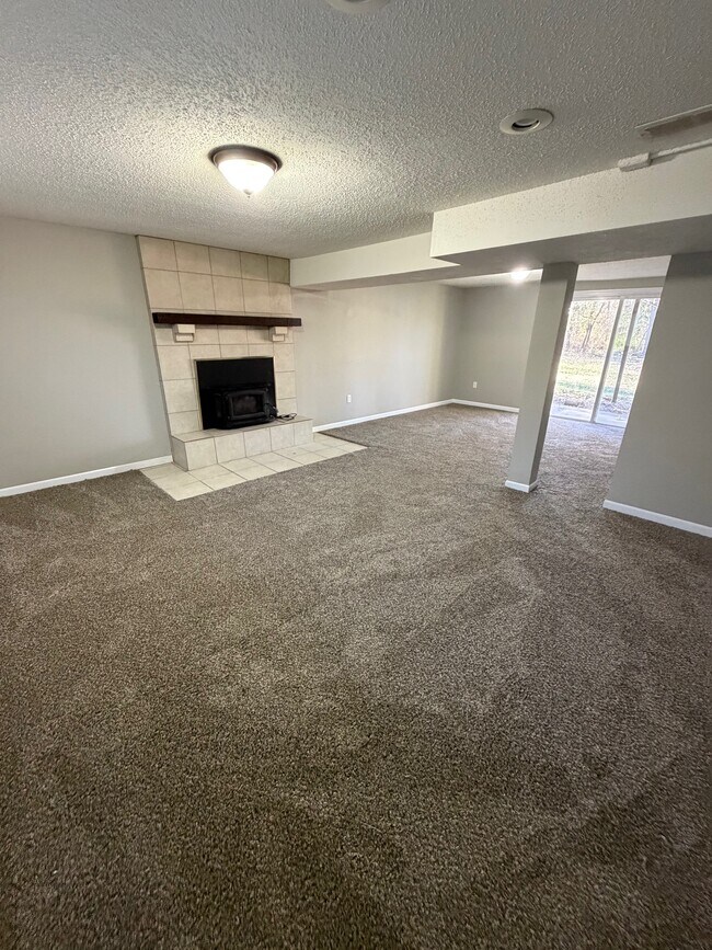 Building Photo - 1428 Grandview Dr