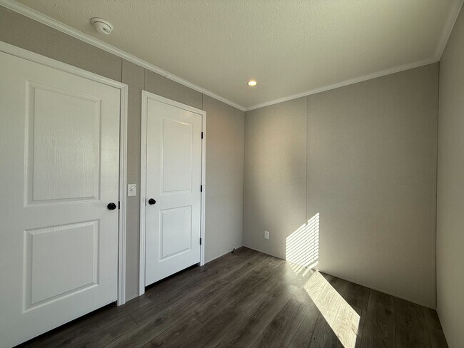 Building Photo - 29649 Cambridge Ct