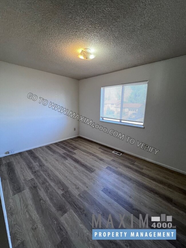 Building Photo - 494 1/2 ANJOU DRIVE - GREAT 4BR - NEW FLOO...